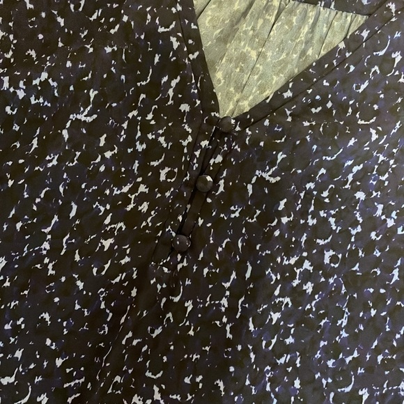 Blue Parker Floral Blouse - Picture 4 of 5